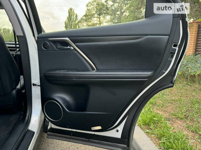 Белый Лексус РХ, объемом двигателя 2 л и пробегом 6 тыс. км за 57500 $, фото 76 на Automoto.ua