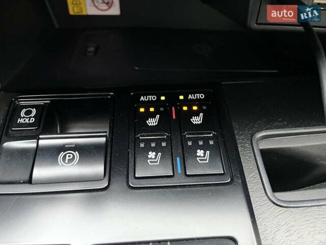 Белый Лексус РХ, объемом двигателя 2 л и пробегом 27 тыс. км за 55000 $, фото 17 на Automoto.ua