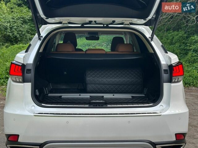 Білий Лексус РХ, об'ємом двигуна 2 л та пробігом 70 тис. км за 45990 $, фото 23 на Automoto.ua