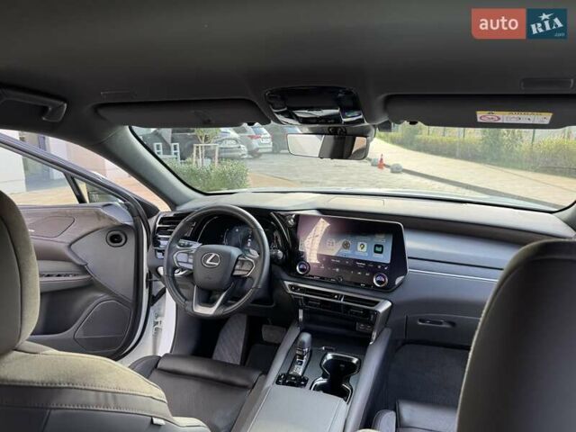 Белый Лексус РХ, объемом двигателя 2.5 л и пробегом 39 тыс. км за 79000 $, фото 33 на Automoto.ua