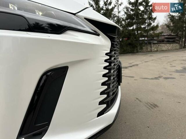 Білий Лексус РХ, об'ємом двигуна 2.5 л та пробігом 29 тис. км за 74500 $, фото 22 на Automoto.ua