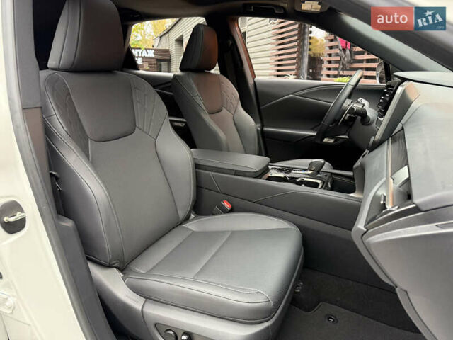 Лексус РХ 2023 у Києві на Automoto.ua Білий Лексус РХ, об'ємом двигуна 2.4 л та пробігом 2 тис. км за 57900 $, фото 13 на Automoto.ua