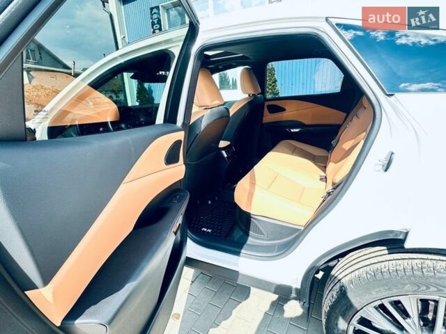 Белый Лексус РХ, объемом двигателя 2.5 л и пробегом 30 тыс. км за 62500 $, фото 12 на Automoto.ua