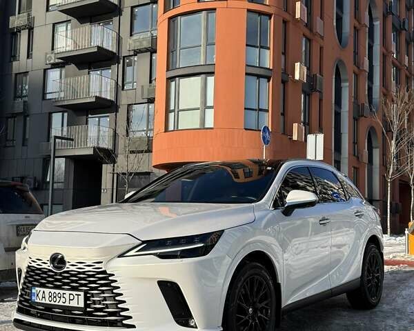 Белый Лексус РХ, объемом двигателя 2.5 л и пробегом 41 тыс. км за 65990 $, фото 1 на Automoto.ua