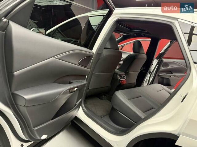 Білий Лексус РХ, об'ємом двигуна 2.4 л та пробігом 3 тис. км за 56900 $, фото 39 на Automoto.ua