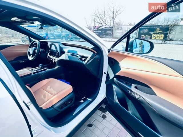 Белый Лексус РХ, объемом двигателя 2.5 л и пробегом 30 тыс. км за 62500 $, фото 15 на Automoto.ua
