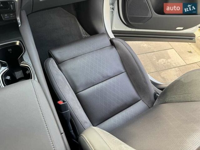 Белый Лексус РХ, объемом двигателя 2.5 л и пробегом 39 тыс. км за 79000 $, фото 52 на Automoto.ua