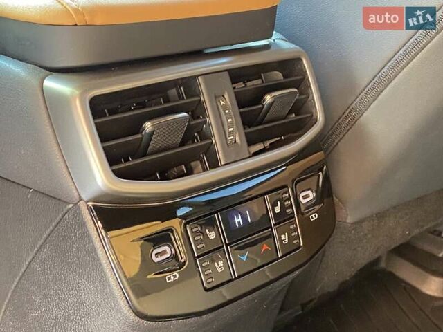 Белый Лексус РХ, объемом двигателя 2.5 л и пробегом 41 тыс. км за 65990 $, фото 21 на Automoto.ua