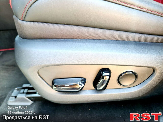 Білий Лексус РХ, об'ємом двигуна 2.4 л та пробігом 45 тис. км за 69999 $, фото 2 на Automoto.ua