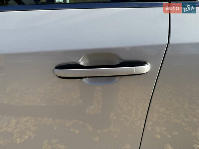 Білий Лексус РХ, об'ємом двигуна 2.4 л та пробігом 52 тис. км за 57000 $, фото 16 на Automoto.ua