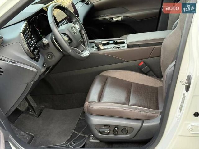 Белый Лексус РХ, объемом двигателя 2.49 л и пробегом 39 тыс. км за 79000 $, фото 24 на Automoto.ua