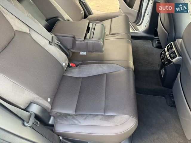 Белый Лексус РХ, объемом двигателя 2.5 л и пробегом 39 тыс. км за 79000 $, фото 63 на Automoto.ua