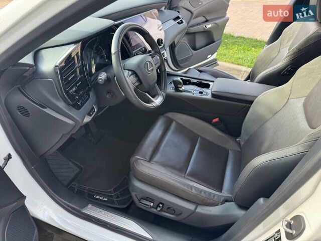 Белый Лексус РХ, объемом двигателя 2.5 л и пробегом 39 тыс. км за 79000 $, фото 30 на Automoto.ua