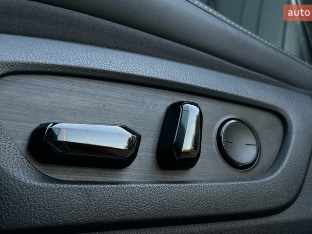 Білий Лексус РХ, об'ємом двигуна 2.39 л та пробігом 11 тис. км за 50500 $, фото 25 на Automoto.ua