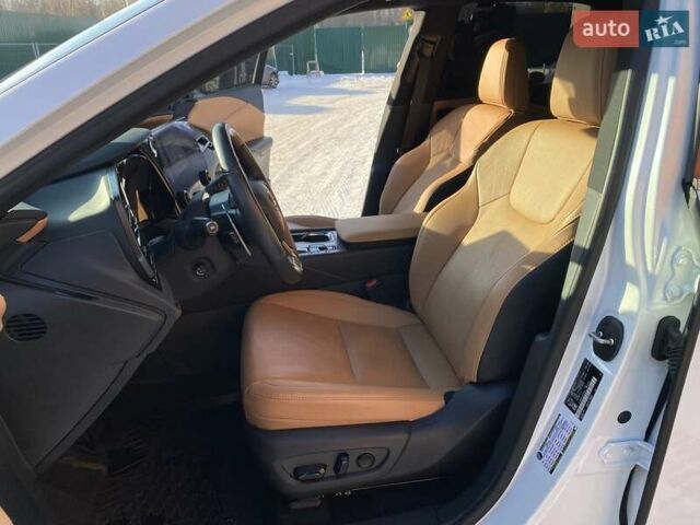 Белый Лексус РХ, объемом двигателя 2.5 л и пробегом 41 тыс. км за 65990 $, фото 14 на Automoto.ua