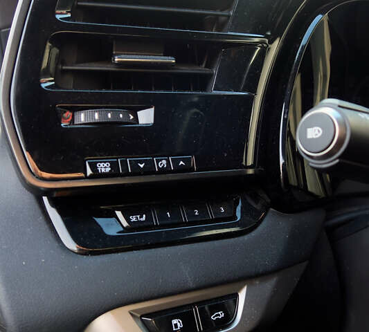 Білий Лексус РХ, об'ємом двигуна 2.4 л та пробігом 71 тис. км за 56500 $, фото 18 на Automoto.ua