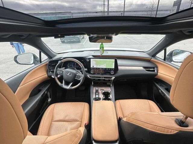 Белый Лексус РХ, объемом двигателя 2.5 л и пробегом 45 тыс. км за 68000 $, фото 9 на Automoto.ua