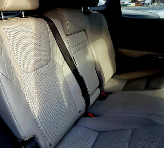 Білий Лексус РХ, об'ємом двигуна 2.4 л та пробігом 71 тис. км за 56500 $, фото 22 на Automoto.ua