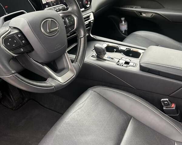 Білий Лексус РХ, об'ємом двигуна 2.4 л та пробігом 50 тис. км за 57000 $, фото 3 на Automoto.ua