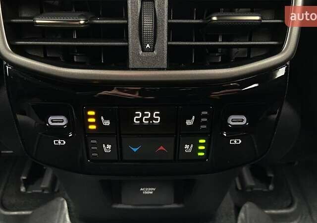 Белый Лексус РХ, объемом двигателя 2.5 л и пробегом 10 тыс. км за 99000 $, фото 21 на Automoto.ua