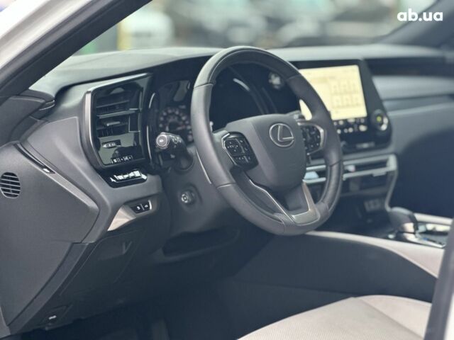 Белый Лексус РХ, объемом двигателя 0 л и пробегом 5 тыс. км за 59900 $, фото 7 на Automoto.ua