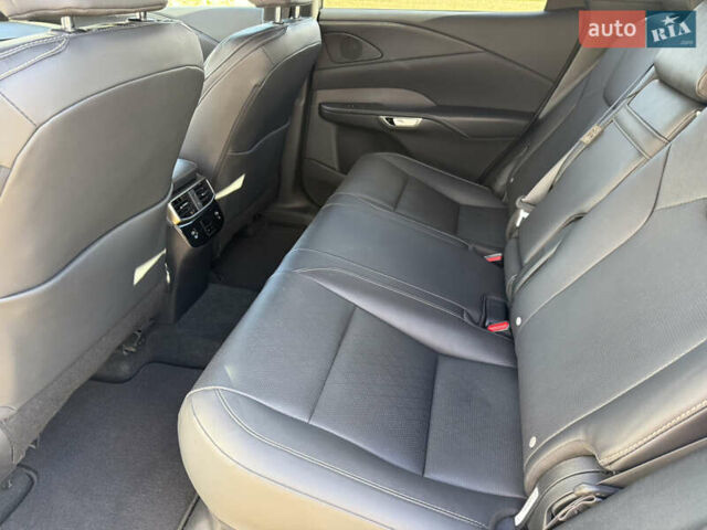 Білий Лексус РХ, об'ємом двигуна 2.4 л та пробігом 52 тис. км за 57000 $, фото 27 на Automoto.ua