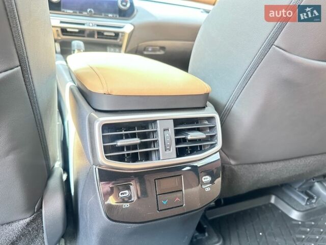 Белый Лексус РХ, объемом двигателя 2.5 л и пробегом 30 тыс. км за 62500 $, фото 16 на Automoto.ua