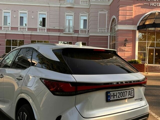 Білий Лексус РХ, об'ємом двигуна 2.49 л та пробігом 40 тис. км за 65000 $, фото 6 на Automoto.ua
