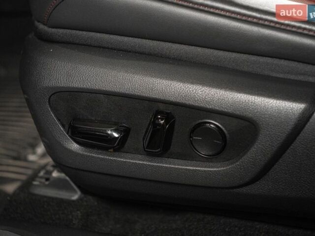 Білий Лексус РХ, об'ємом двигуна 2.4 л та пробігом 29 тис. км за 85900 $, фото 31 на Automoto.ua