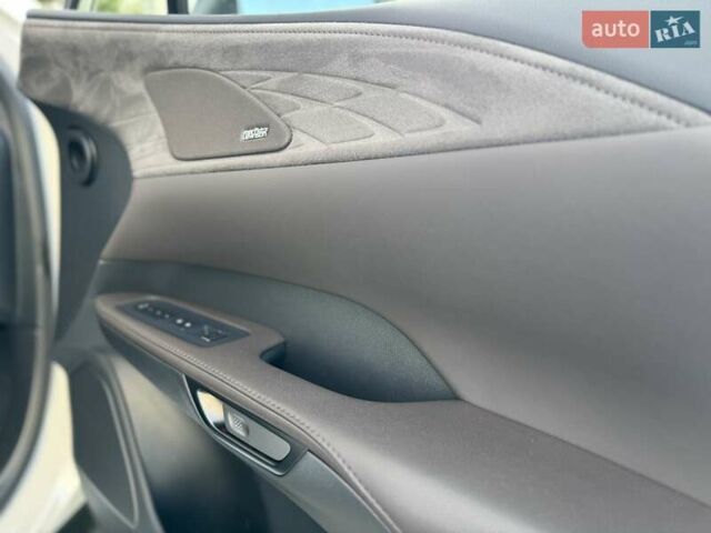 Белый Лексус РХ, объемом двигателя 2.5 л и пробегом 39 тыс. км за 79000 $, фото 75 на Automoto.ua