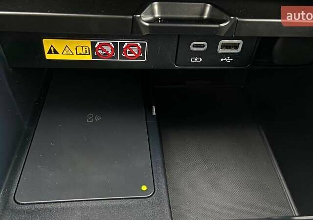 Белый Лексус РХ, объемом двигателя 2.5 л и пробегом 10 тыс. км за 99000 $, фото 15 на Automoto.ua