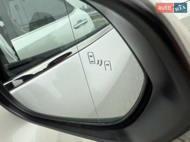 Белый Лексус РХ, объемом двигателя 2.49 л и пробегом 17 тыс. км за 77999 $, фото 76 на Automoto.ua