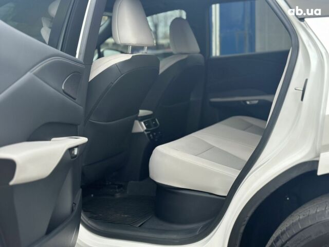 Белый Лексус РХ, объемом двигателя 0 л и пробегом 5 тыс. км за 59900 $, фото 8 на Automoto.ua