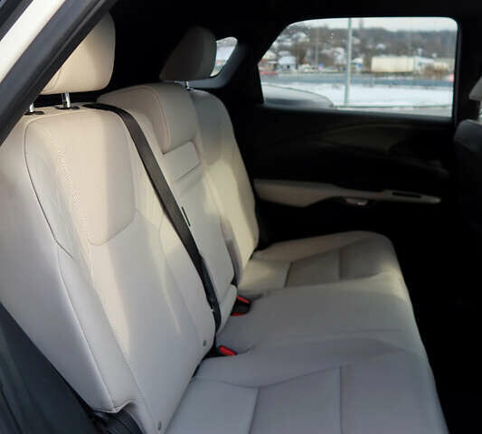 Білий Лексус РХ, об'ємом двигуна 2.4 л та пробігом 71 тис. км за 56500 $, фото 14 на Automoto.ua