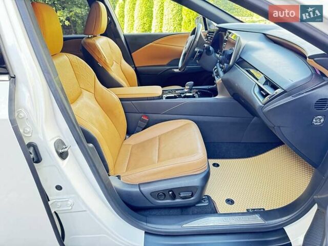 Белый Лексус РХ, объемом двигателя 2.39 л и пробегом 67 тыс. км за 67500 $, фото 21 на Automoto.ua