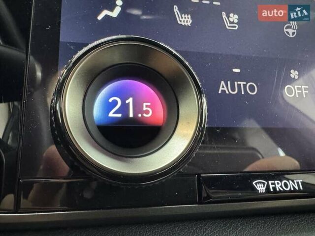 Белый Лексус РХ, объемом двигателя 2.5 л и пробегом 39 тыс. км за 79000 $, фото 95 на Automoto.ua