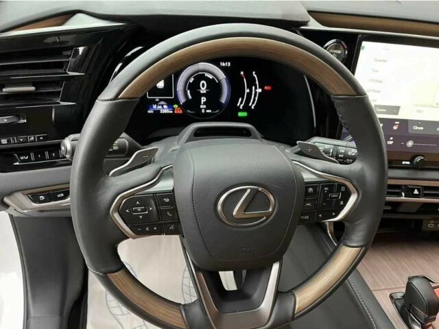 Білий Лексус РХ, об'ємом двигуна 2.5 л та пробігом 6 тис. км за 50000 $, фото 13 на Automoto.ua