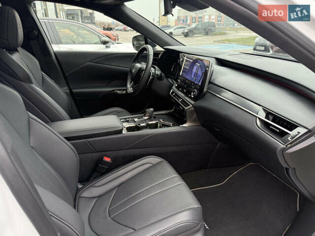 Белый Лексус РХ, объемом двигателя 2.4 л и пробегом 2 тыс. км за 65000 $, фото 24 на Automoto.ua