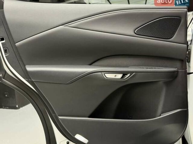 Білий Лексус РХ, об'ємом двигуна 2.4 л та пробігом 3 тис. км за 56900 $, фото 40 на Automoto.ua