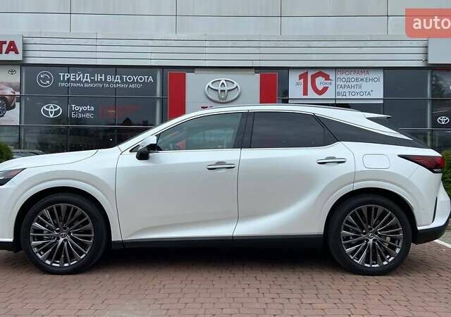 Белый Лексус РХ, объемом двигателя 2.5 л и пробегом 10 тыс. км за 99000 $, фото 2 на Automoto.ua