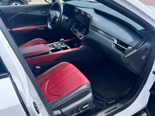 Білий Лексус РХ, об'ємом двигуна 2.4 л та пробігом 127 тис. км за 69000 $, фото 11 на Automoto.ua