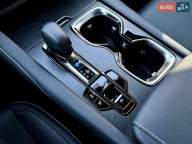 Білий Лексус РХ, об'ємом двигуна 2.5 л та пробігом 14 тис. км за 74990 $, фото 31 на Automoto.ua
