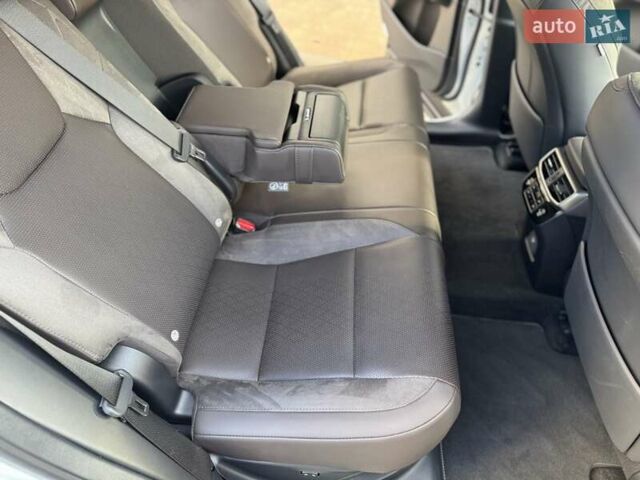 Белый Лексус РХ, объемом двигателя 2.5 л и пробегом 39 тыс. км за 79000 $, фото 66 на Automoto.ua