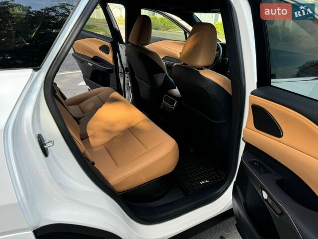 Білий Лексус РХ, об'ємом двигуна 2.49 л та пробігом 31 тис. км за 58500 $, фото 36 на Automoto.ua