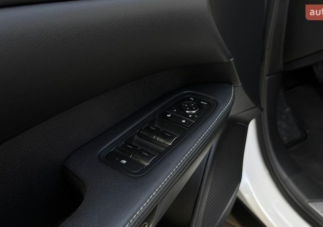 Белый Лексус РХ, объемом двигателя 2.49 л и пробегом 40 тыс. км за 69900 $, фото 11 на Automoto.ua