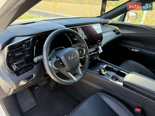 Білий Лексус РХ, об'ємом двигуна 2.4 л та пробігом 52 тис. км за 57000 $, фото 20 на Automoto.ua