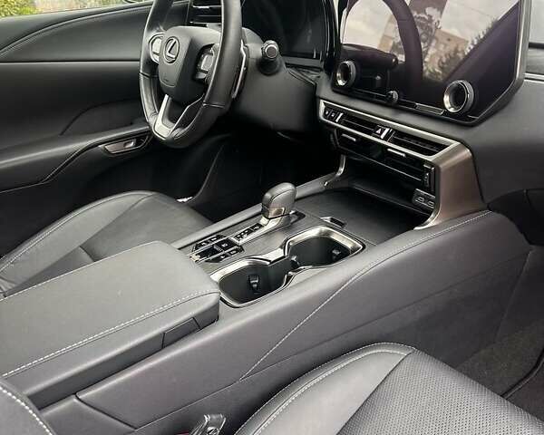 Білий Лексус РХ, об'ємом двигуна 2.4 л та пробігом 50 тис. км за 57000 $, фото 4 на Automoto.ua