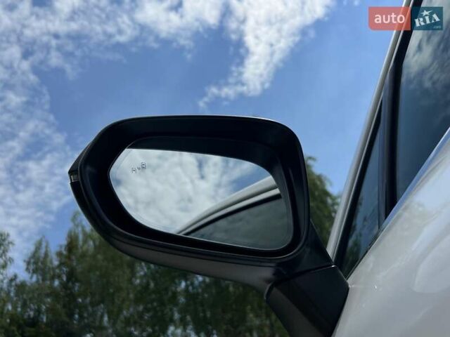 Белый Лексус РХ, объемом двигателя 2.4 л и пробегом 2 тыс. км за 57999 $, фото 31 на Automoto.ua
