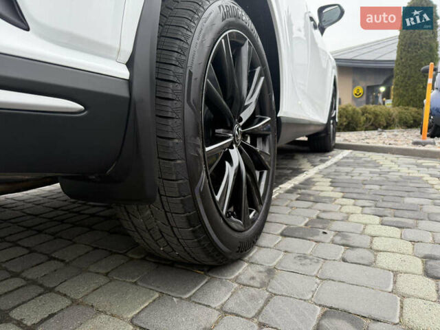 Белый Лексус РХ, объемом двигателя 2.4 л и пробегом 2 тыс. км за 65000 $, фото 12 на Automoto.ua