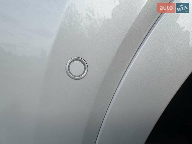 Белый Лексус РХ, объемом двигателя 2.5 л и пробегом 39 тыс. км за 79000 $, фото 26 на Automoto.ua